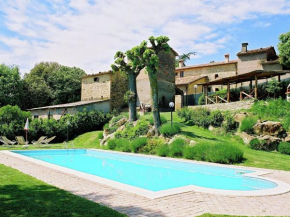 Warm Holiday Home in Monte Santa Maria Tiberina with Pool